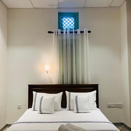 Ceylon Kingsmen Garden Hotel - Katunayake Negombo Ngoại thất bức ảnh