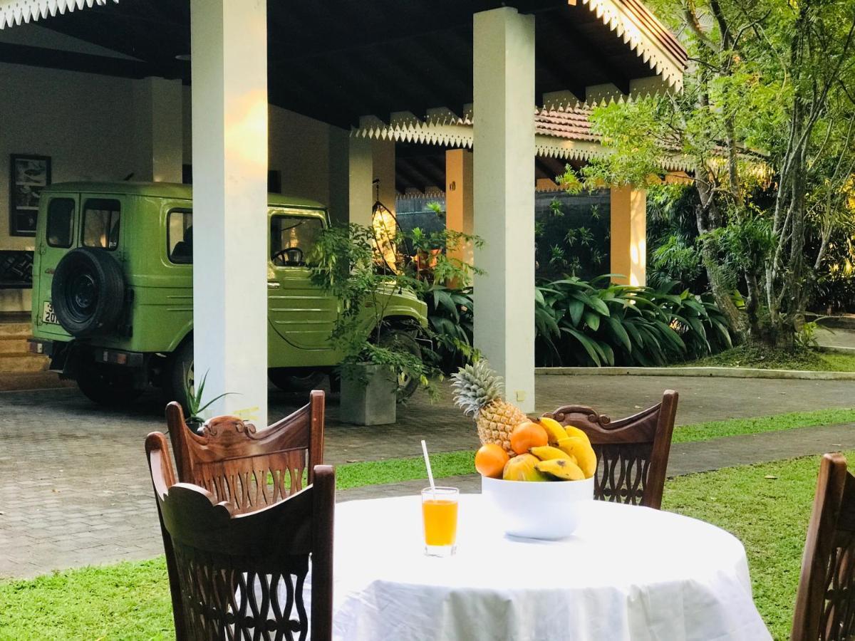 Ceylon Kingsmen Garden Hotel - Katunayake Negombo Ngoại thất bức ảnh