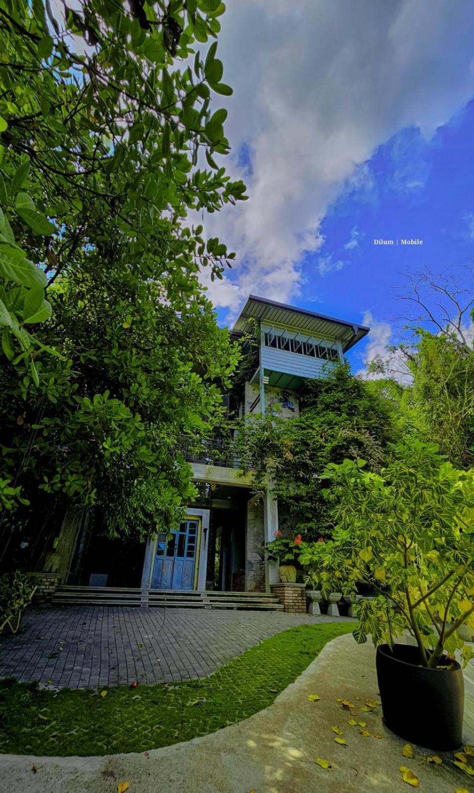 Ceylon Kingsmen Garden Hotel - Katunayake Negombo Ngoại thất bức ảnh