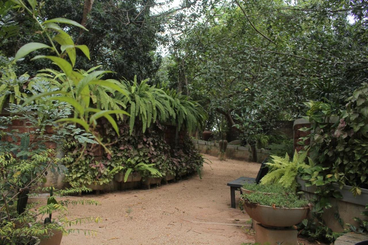 Ceylon Kingsmen Garden Hotel - Katunayake Negombo Ngoại thất bức ảnh