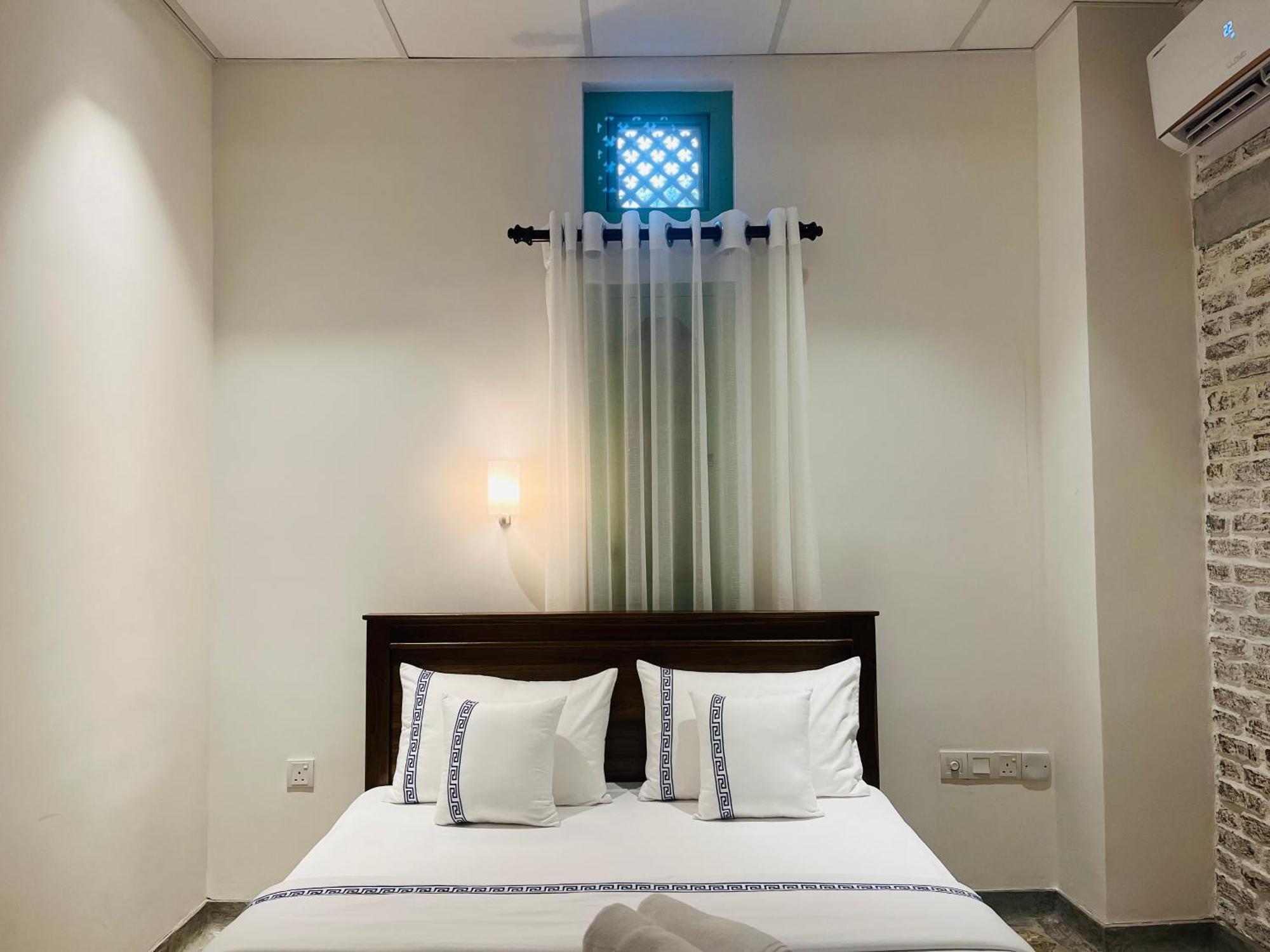Ceylon Kingsmen Garden Hotel - Katunayake Negombo Ngoại thất bức ảnh